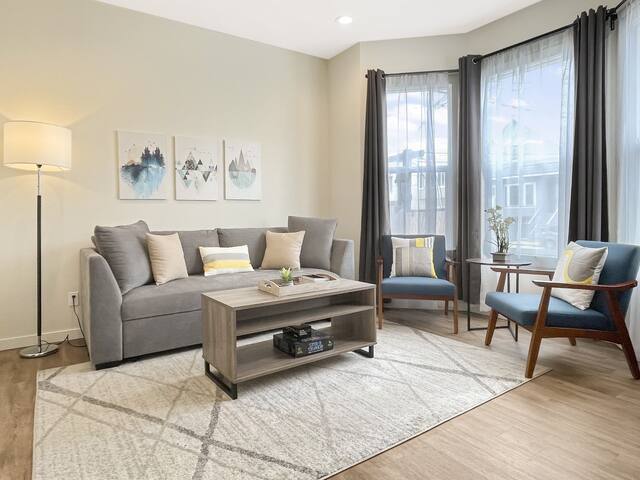 Gateway to SF | 5BR/5BA home -½ block from Subway