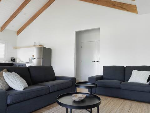 Top performing Airbnb: Heimdall's Horse Friendly Cottage w/ AC & Deck in Shoalhaven City Council