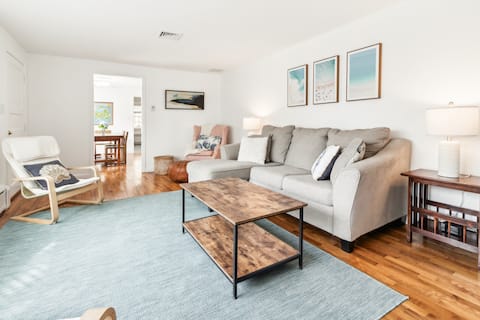 Successful Airbnb property: Central AC, Pet-friendly, Walk to water & town! in West Chatham