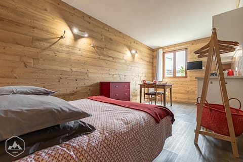 Popular Airbnb listing: Côté-Bourget "L'Aiguille Doran" 2 people Ski Touring in Villarodin Bourget