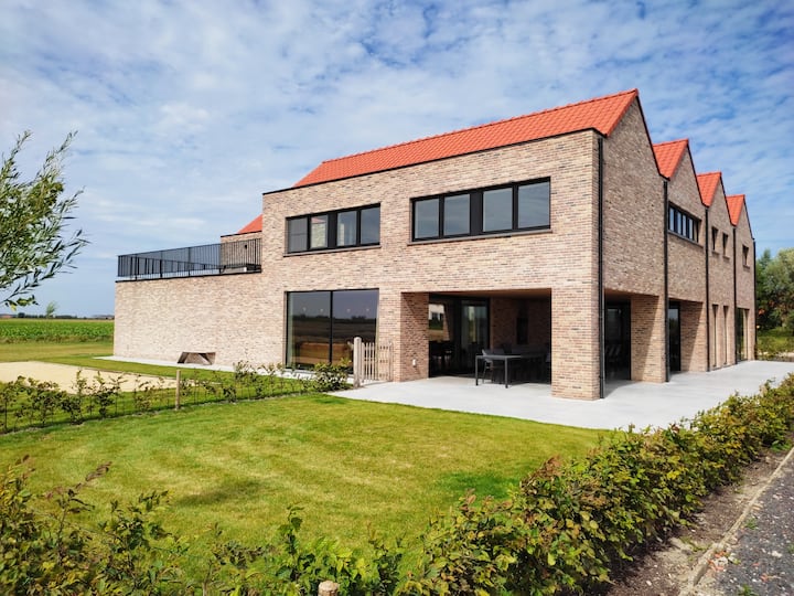 Holiday home De Balloo, with sauna and Jacuzzi
