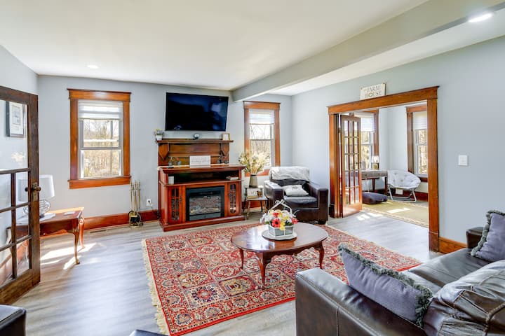 Living Room (Queen Sleeper Sofa)