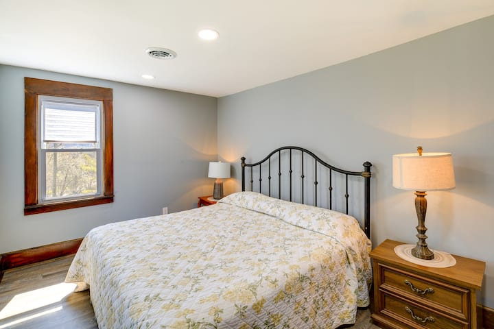 Bedroom #4 (King Bed)