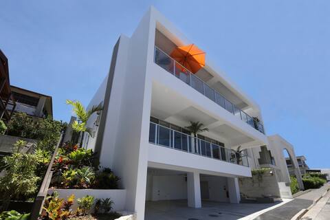 Up to 20 beds in Okinawa 6 rooms 5 showers 4 toilets sea view BBQ izakaya near convenience store Nea
