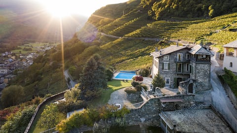 Villa del Lupo: Mountains, Wineyard & Cozy Luxury