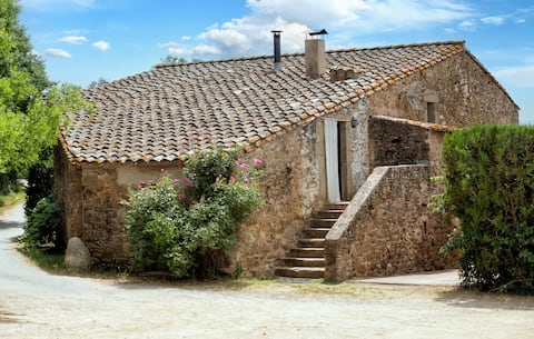 Total comfort in a rustic house in Empordà