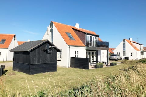 Cottage of 127 sqm in the first row - sea view