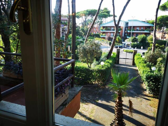 Villa esclusiva di 300 mq con giardino e parchegg gallery image 4