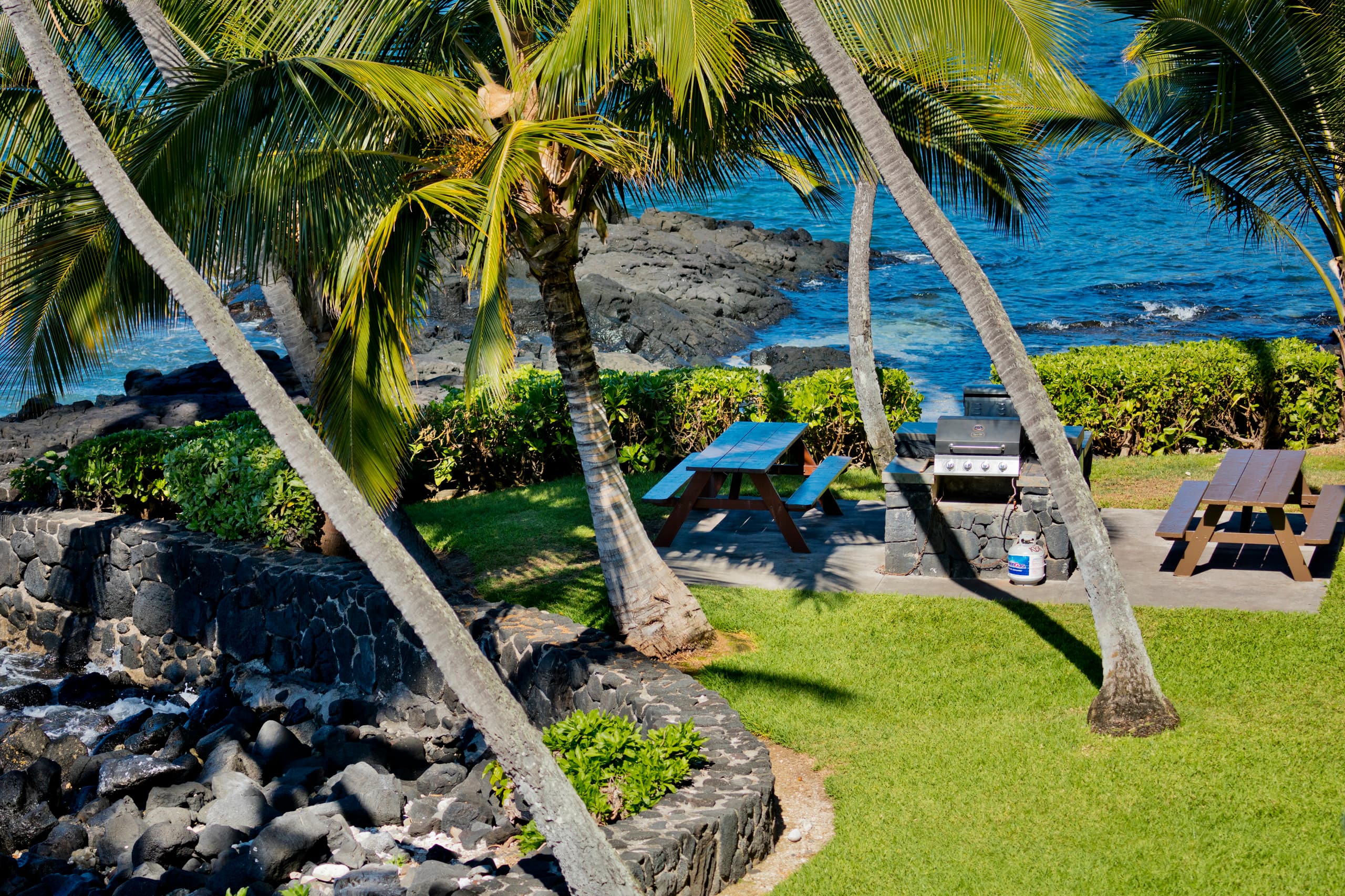 Condo in Kailua-Kona · ★4.86 · 2 bedrooms · 3 beds · 2 baths - Image 9