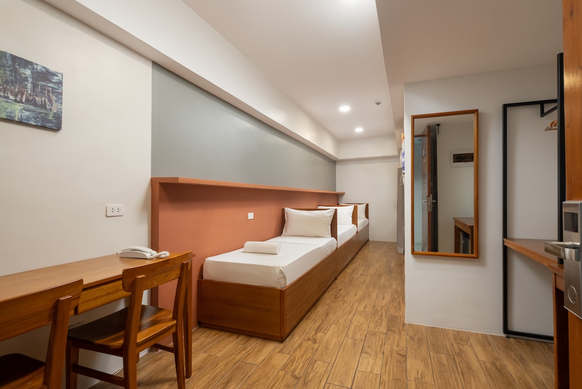 Deluxe Triple Room 1 @ iHotel Uptown BGC - Hotels for Rent in Makati ...