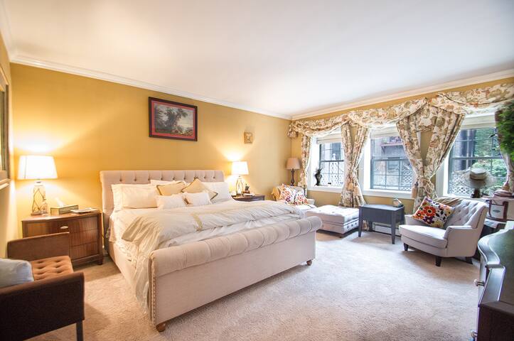 Largest Townhouse in NYC-Steps to Central Park gallery image 3