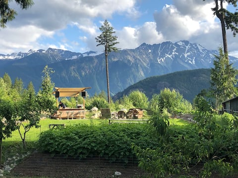 Successful Airbnb property: Sweetwater Lane Farm Cabin and Spa in Squamish Lillooet C