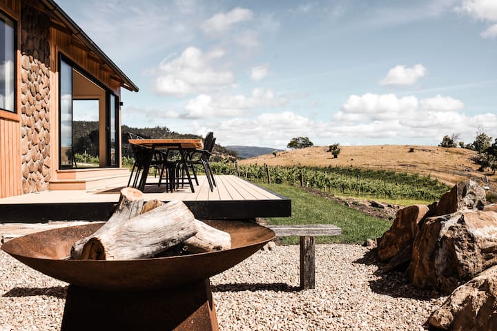 The Picker’s Hut- Luxury Vineyard stay
