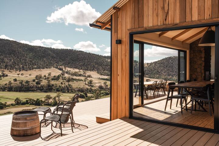 The Picker’s Hut- Luxury Vineyard stay gallery image 5