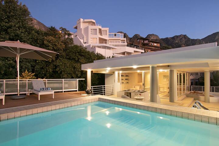 Bali Views~Penthouse with pool opposite the beach gallery image 2