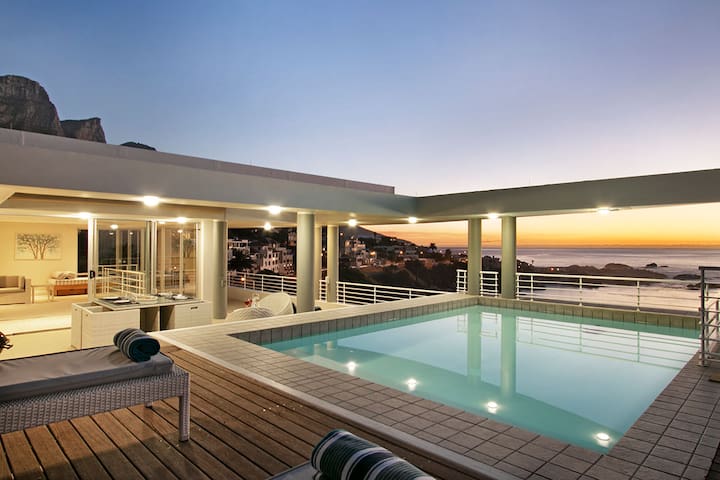 Bali Views~Penthouse with pool opposite the beach