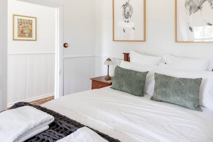 Брачна спална соба, чартер фарма 