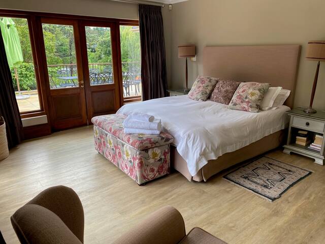 Spacious home in Tokai gallery image 4