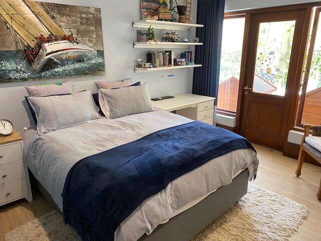 Spacious home in Tokai gallery image 5