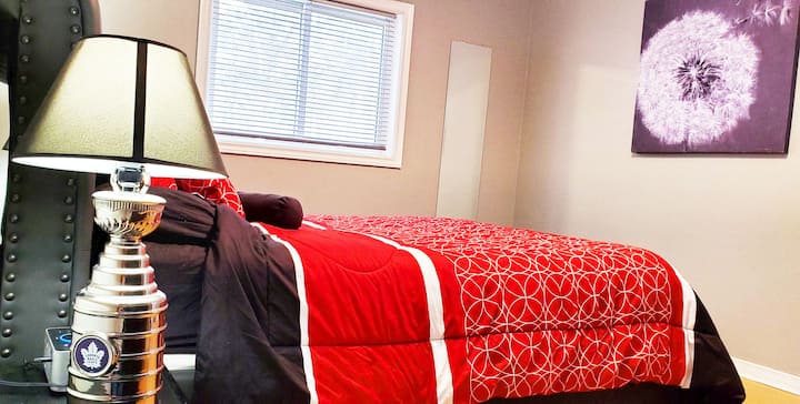 Главен кат Спална соба бр. 2 Брачен кревет (нов душек)