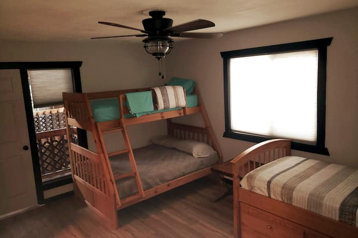Hayden Lake North Bunkroom - Recently Remodeled!
