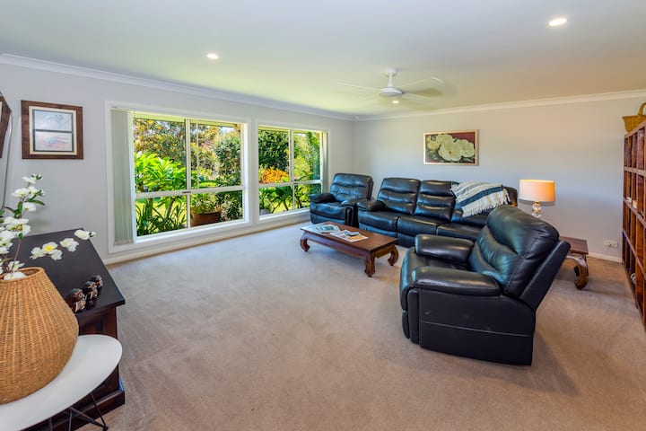 Woopi Beach Retreat: 
Your Piece Of Paradise - Woolgoolga, New South Wales