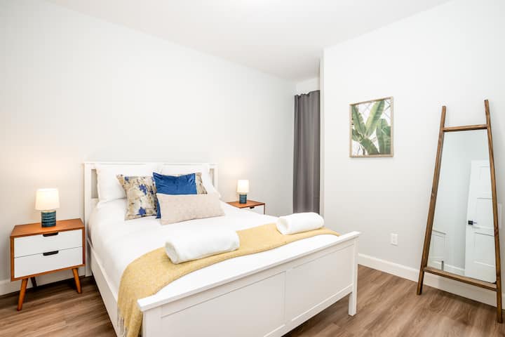 Cama tamaño queen iluminada