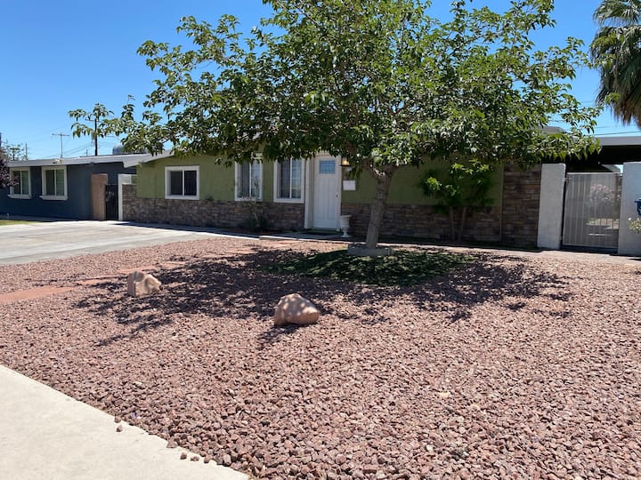 Wonderful House/yard Close To Strip/fremont St Exp - Las Vegas, NV