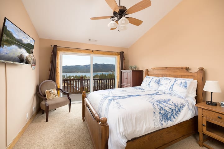 Spavaća soba br. 4. Meki bračni krevet (160x200).