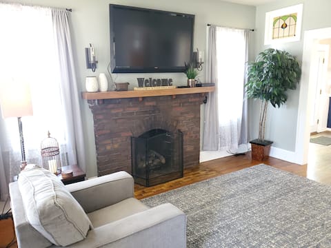 Downtown Retreat with large privacy fenced yard