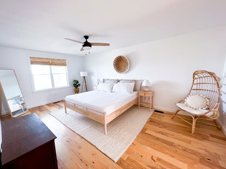 Master bedroom with King Bed