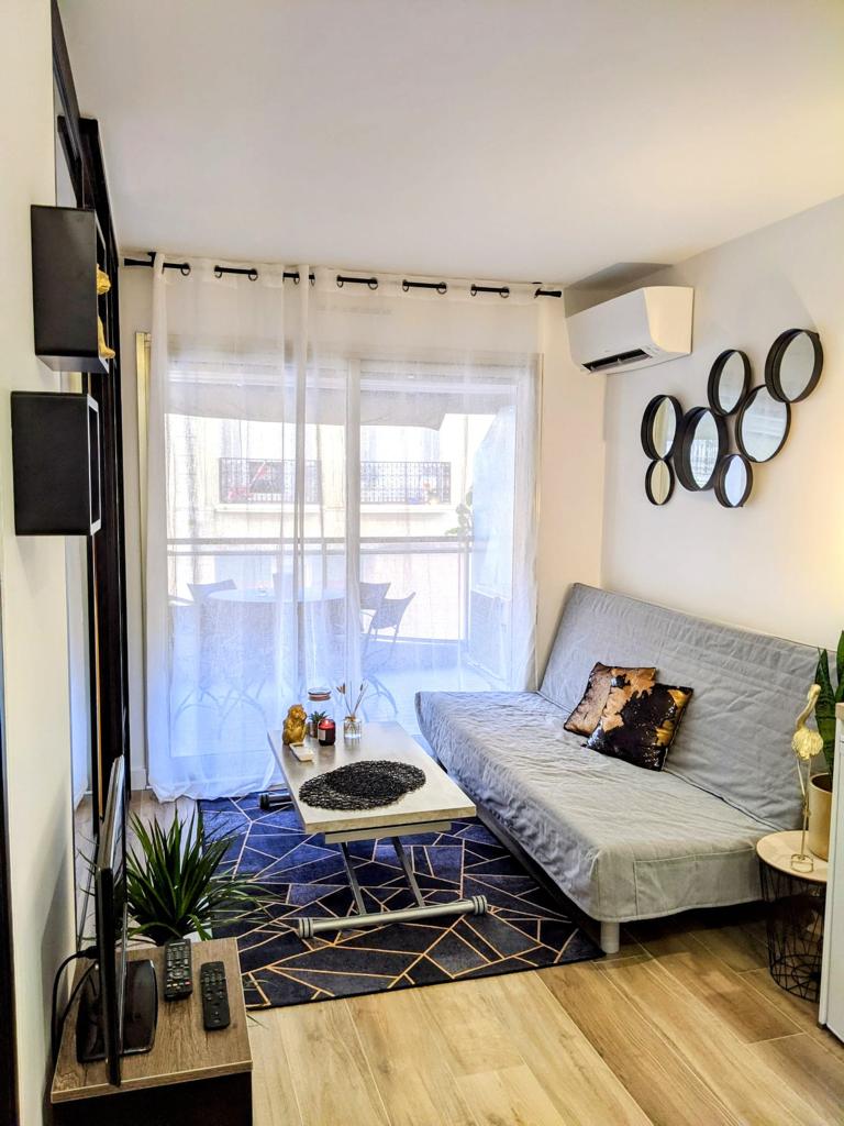 El salón y la cocina de planta abierta