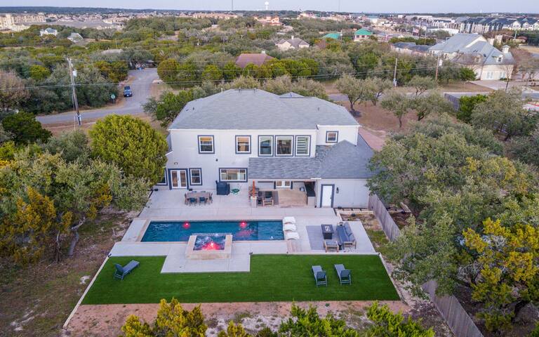 6 Bedroom | Sleep 20 | Pool | Hot Tub | Pool Table gallery image 3