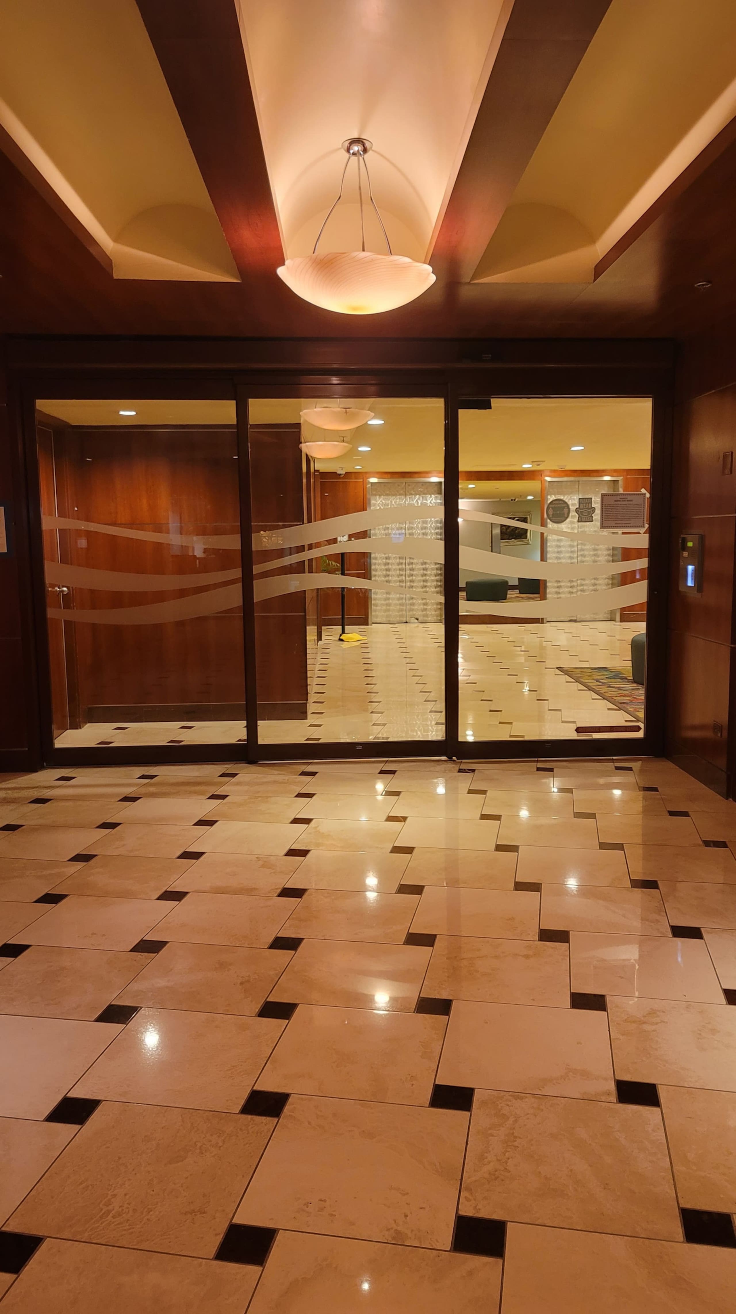 Condo in Honolulu · ★4.89 · Studio · 1 bed · 1 private bath - Image 3