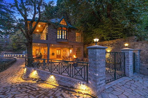 3BR - W/Heated Pool - Paris Villa @Kasauli