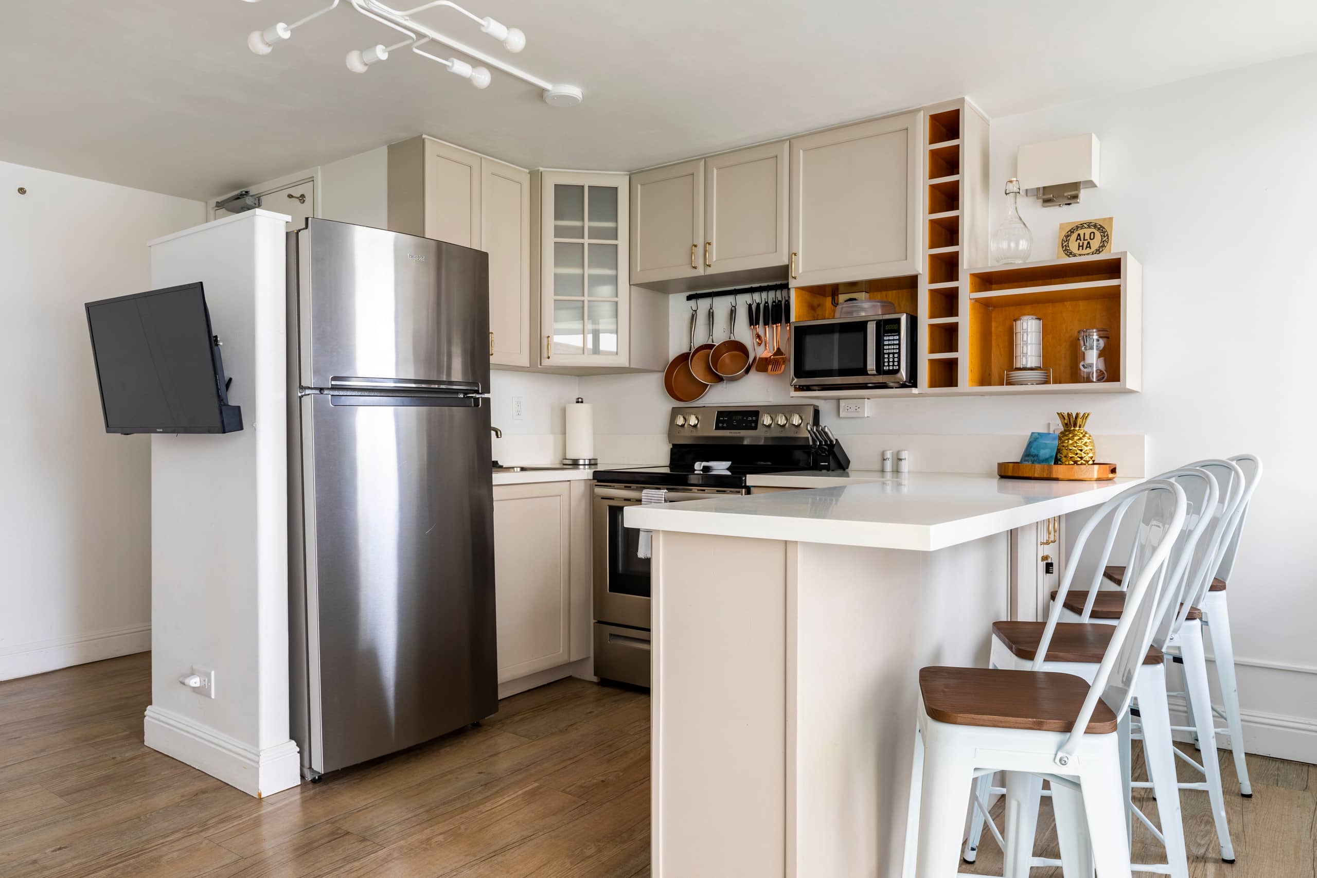 Condo in Honolulu · ★4.78 · 1 bedroom · 2 beds · 1 bath - Image 8