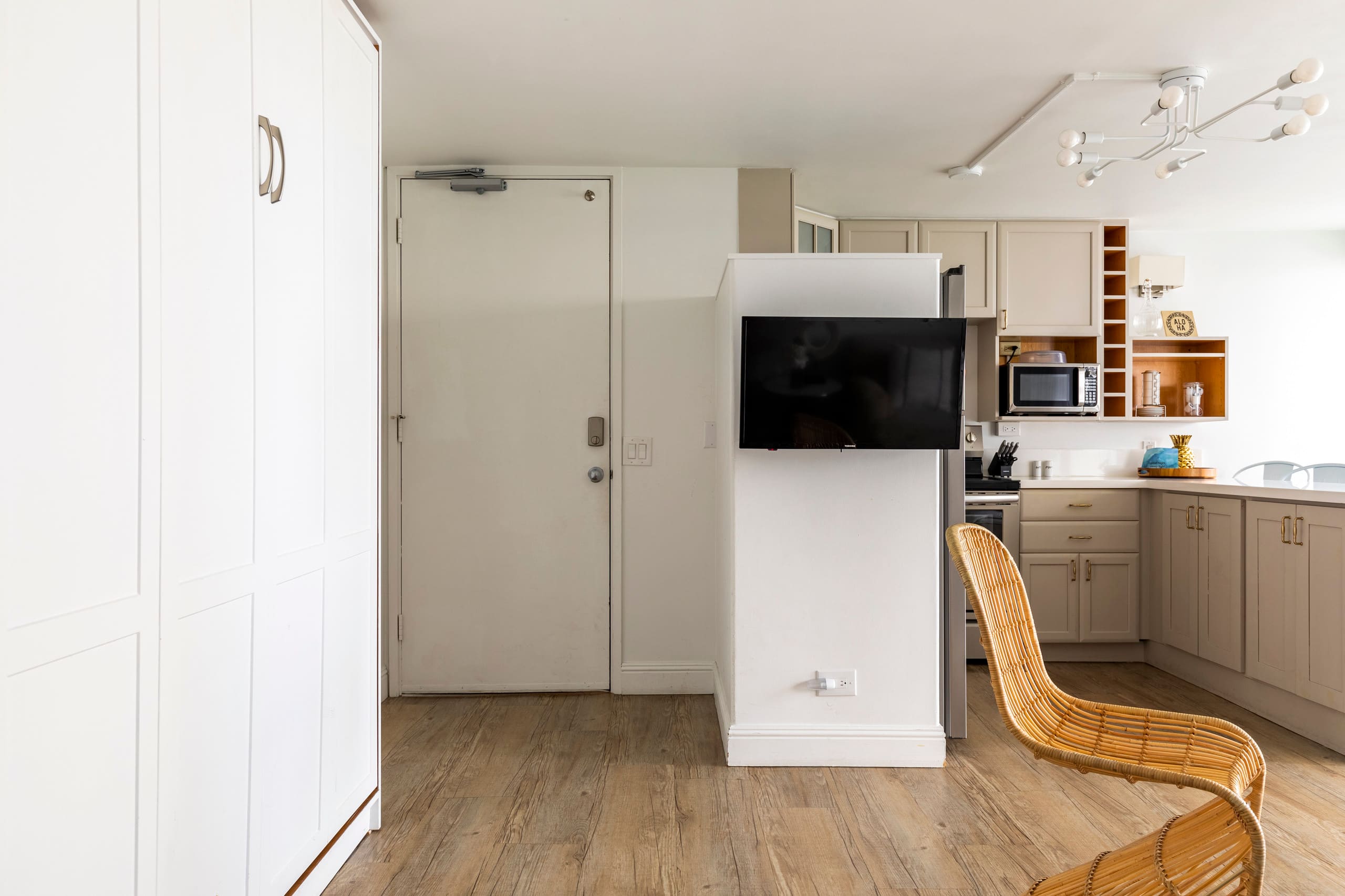 Condo in Honolulu · ★4.78 · 1 bedroom · 2 beds · 1 bath - Image 9