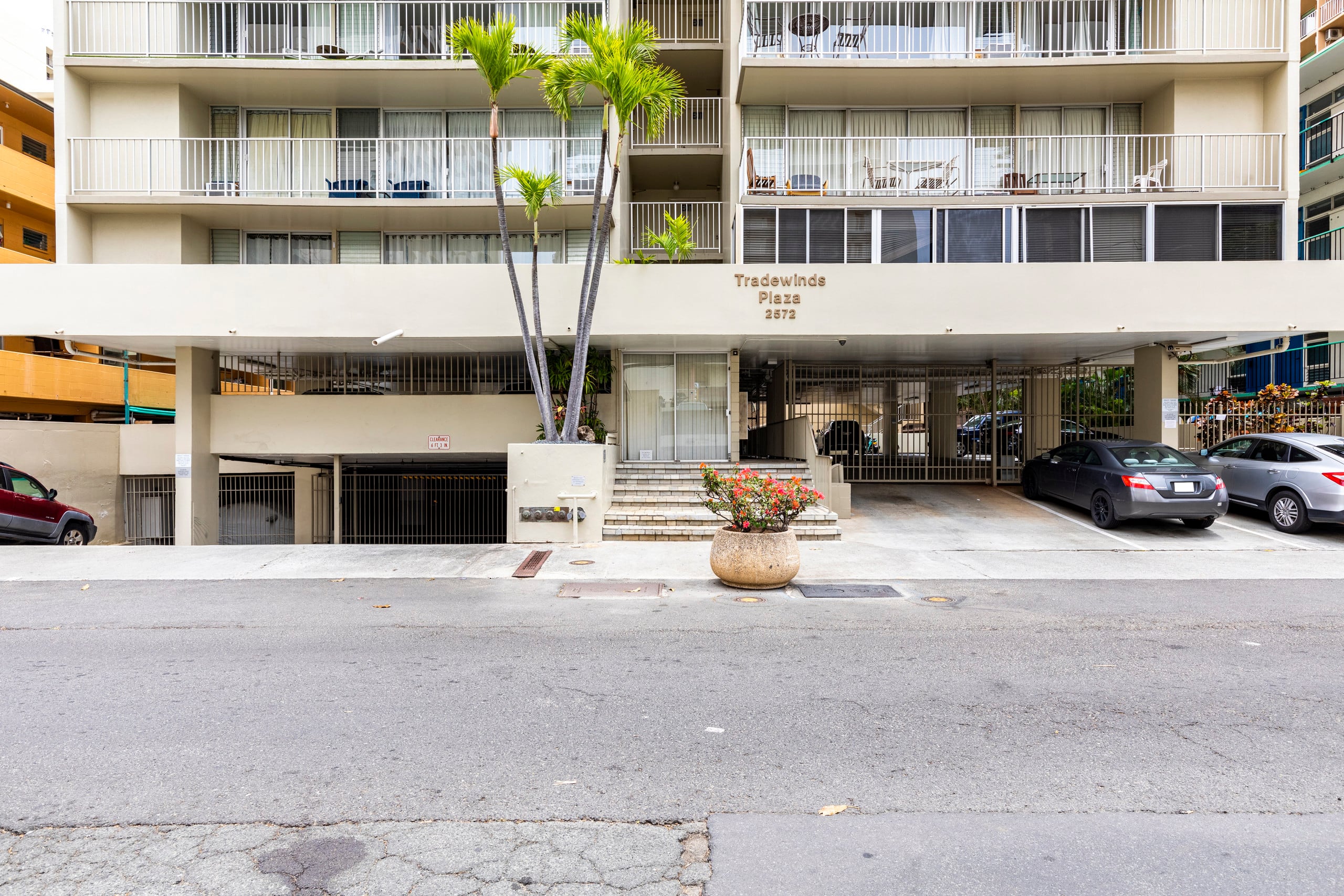 Condo in Honolulu · ★4.78 · 1 bedroom · 2 beds · 1 bath - Image 18
