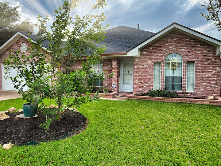 Entire House 4 Bed Round Rock Houses for Rent in Round Rock, Texas