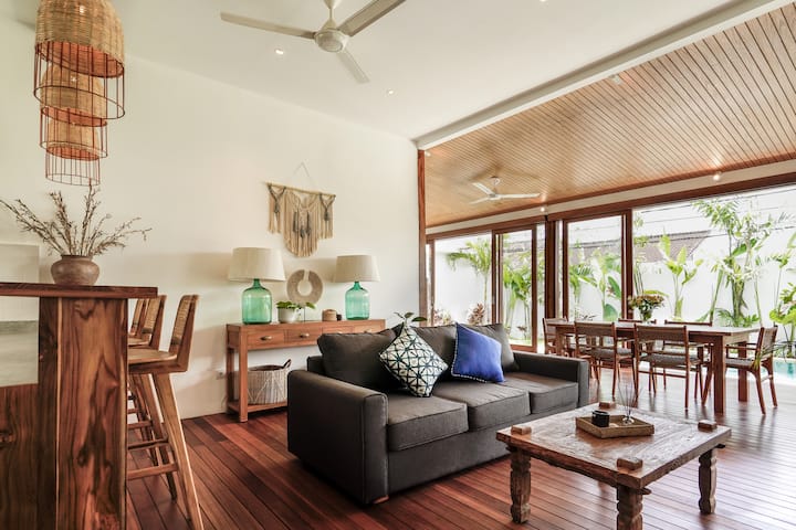 Superb 3br Villa In The Center Of Canggu - Australia