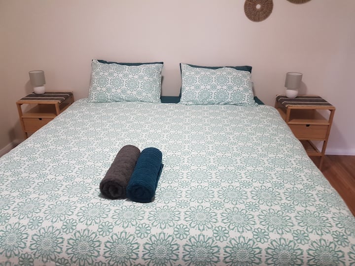 加大双人床或单人单人床