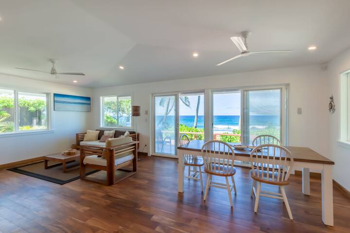 Absolute Beach front home @ Log Cabins Surf break gallery image 4