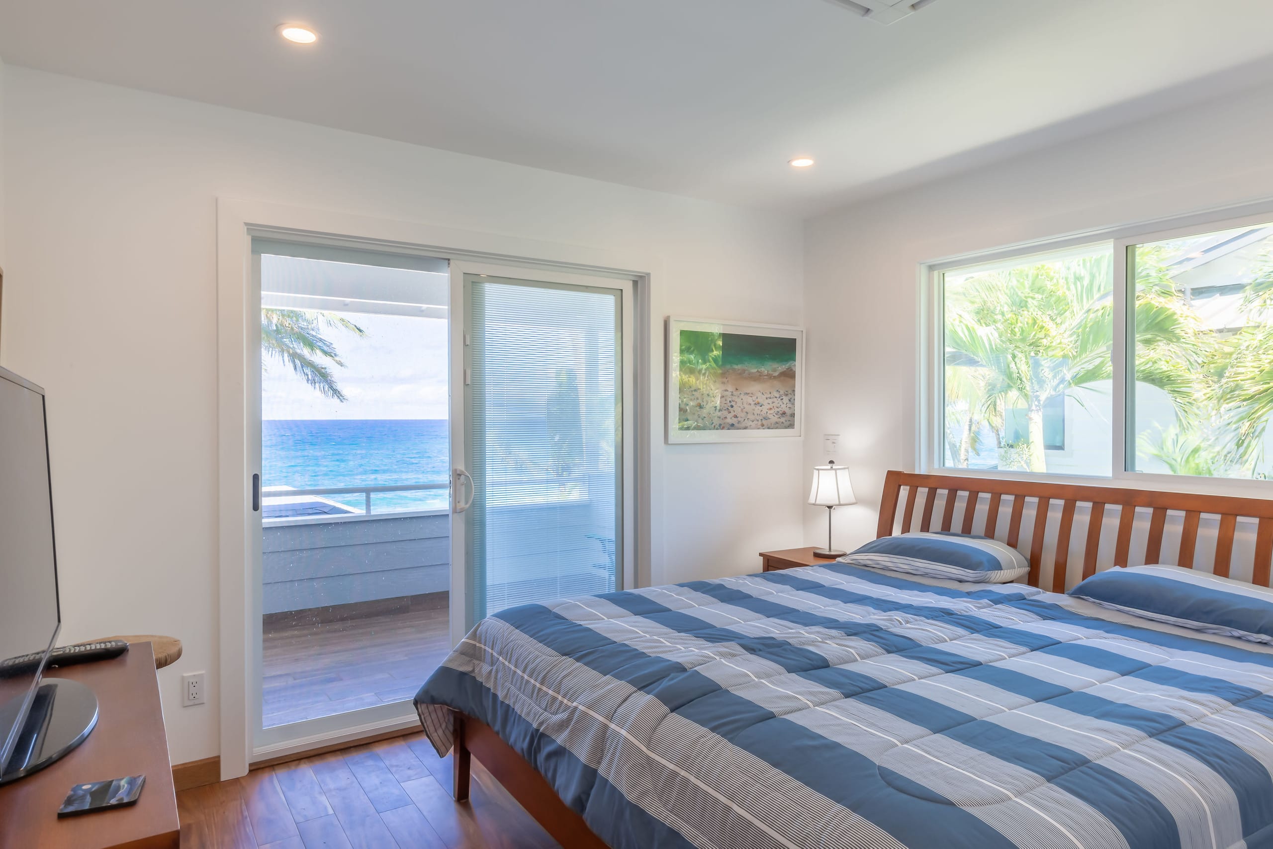Absolute Beach front home Log Cabins Surf break - Photo 3