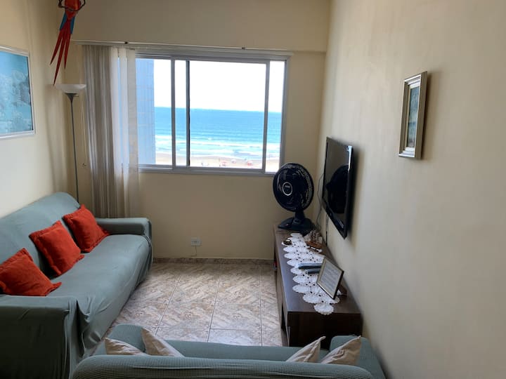 Კომფორტული ოთახი, Wi-Fi 5გ 300 მბიტი/წმ, 32-დუიმიანი ტელევიზორი Netflix-ით , ჭერის ვენტილატორი