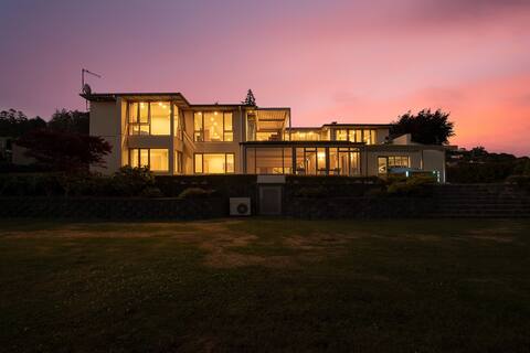 Omaio - Lake Views-Hot tub-Indoor pool-Cinema room