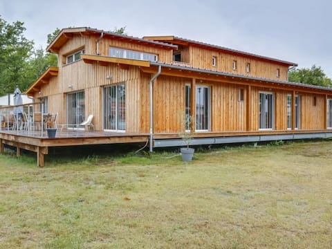 Family house in the Basin 214m²
Swimming pool & hot tub