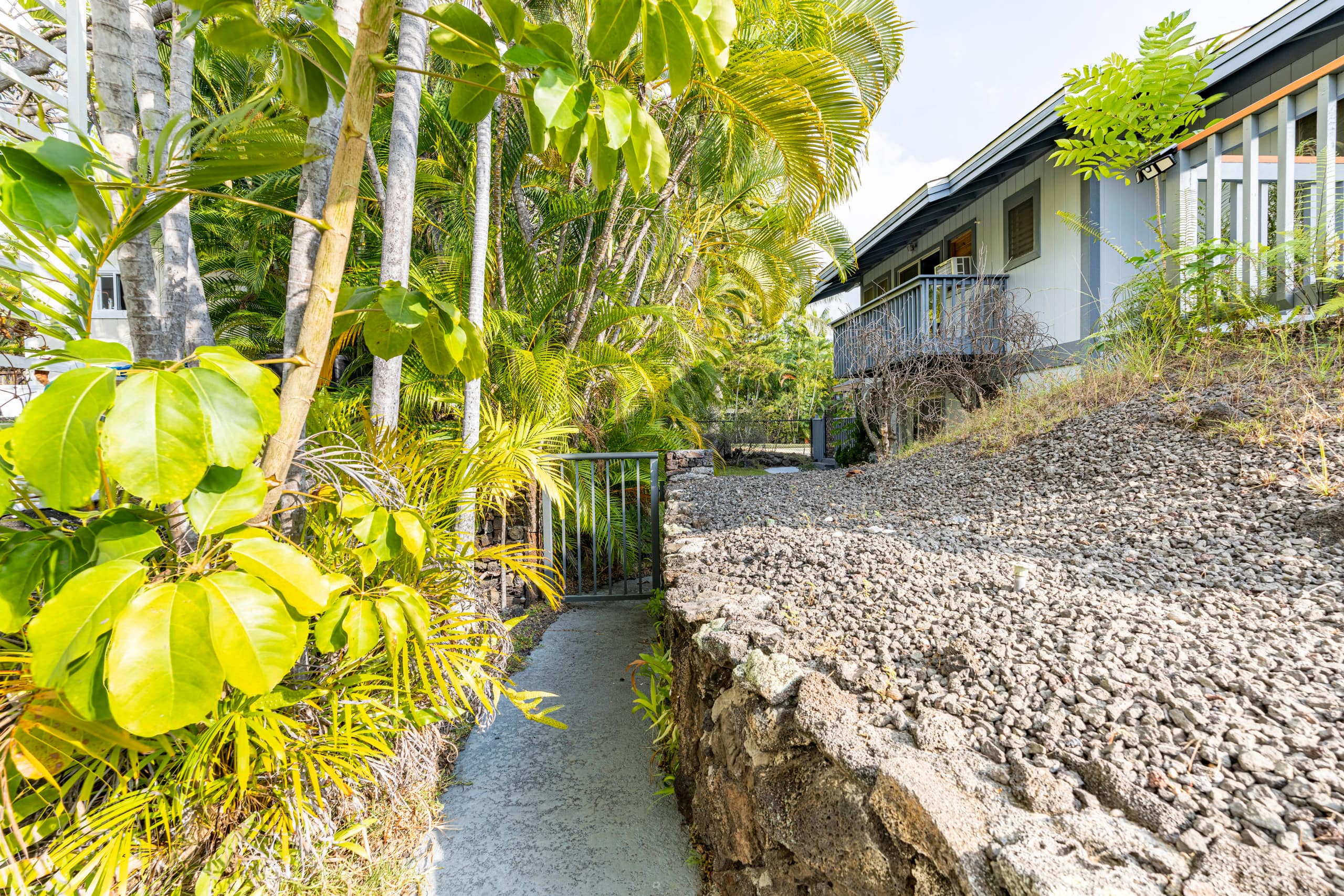 Home in Kailua-Kona · ★4.91 · 3 bedrooms · 5 beds · 3 private baths - Image 51