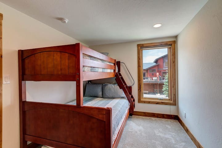 Third Bedroom (Twin over full bunk beds)