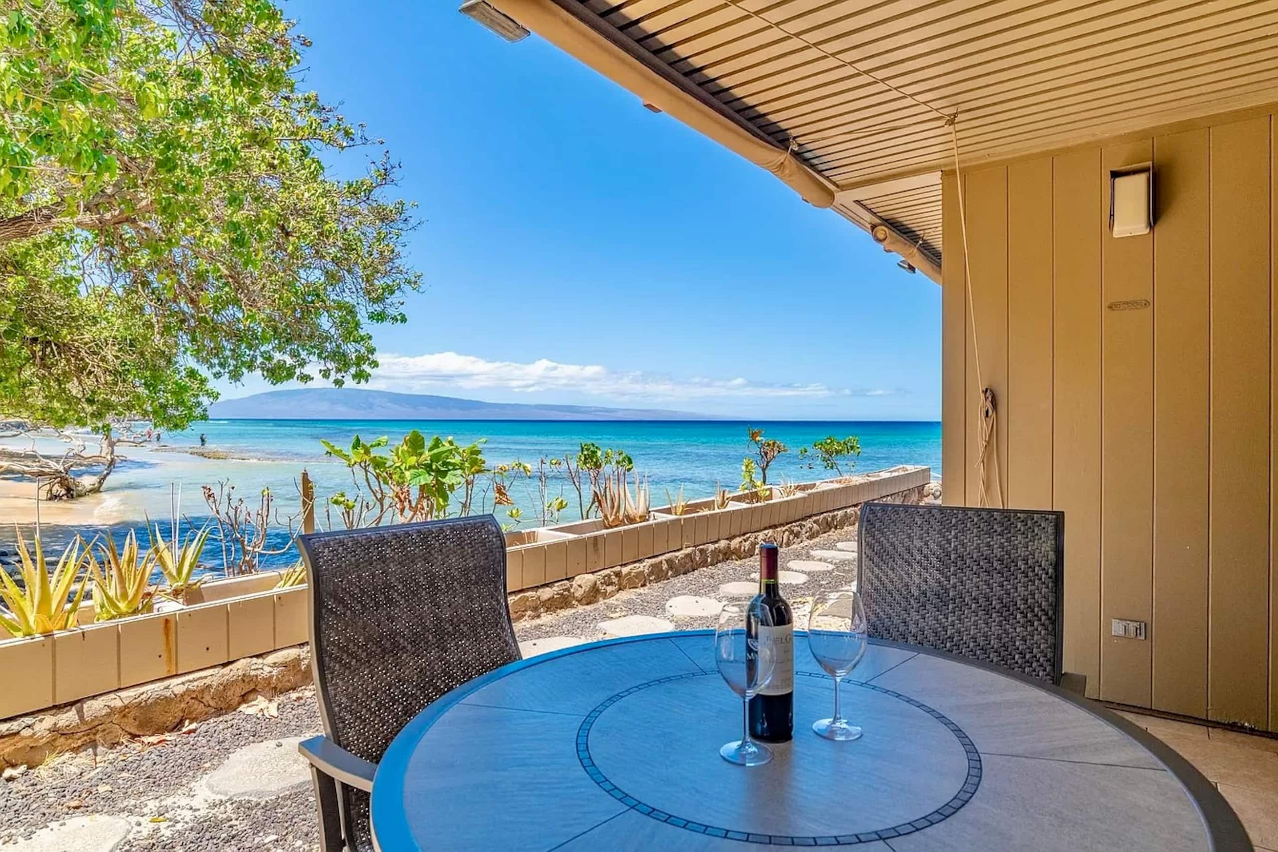 Condo in Lahaina · ★4.97 · 1 bedroom · 1 bed · 1 bath - Image 15