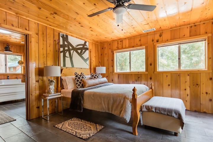 Dormitorio principal con baño privado